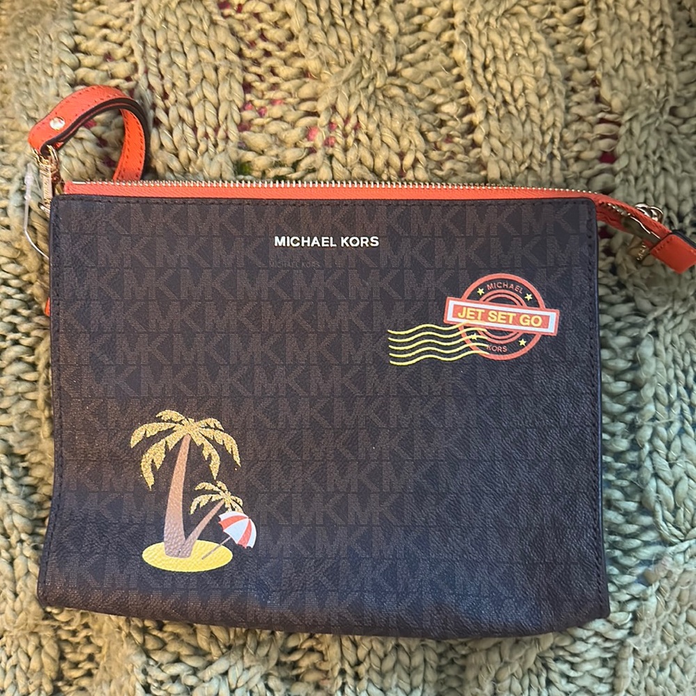 NWOT MICHAEL KORS POUCH